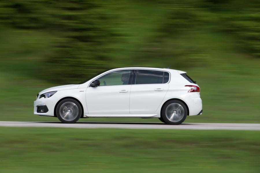  Peugeot 308 GT Line 2017 года  (WW) (фото 17 из 45)